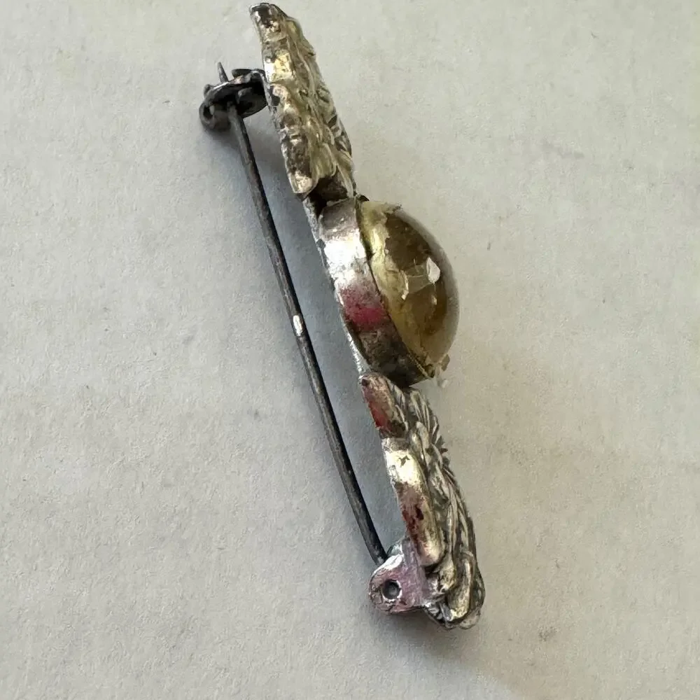 1930s Art Deco Pot Metal Floral Bar Pin Brooch w/ Domed Glass Cabochon 1.3” Rose